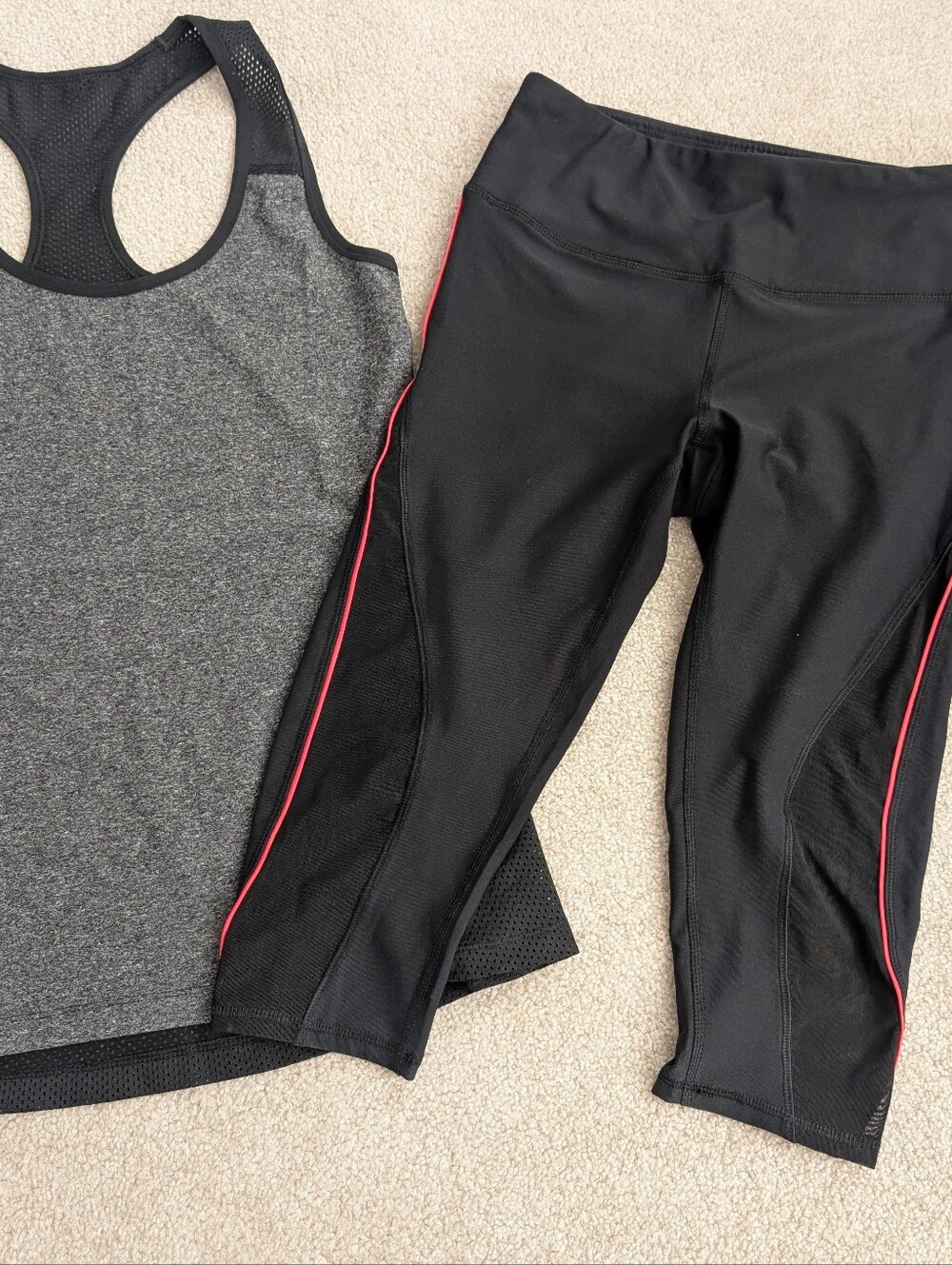 ❤️2 FOR 25❤️ Set La Vie En Rose Black  with Pink Trim2 ( Capri and Top)